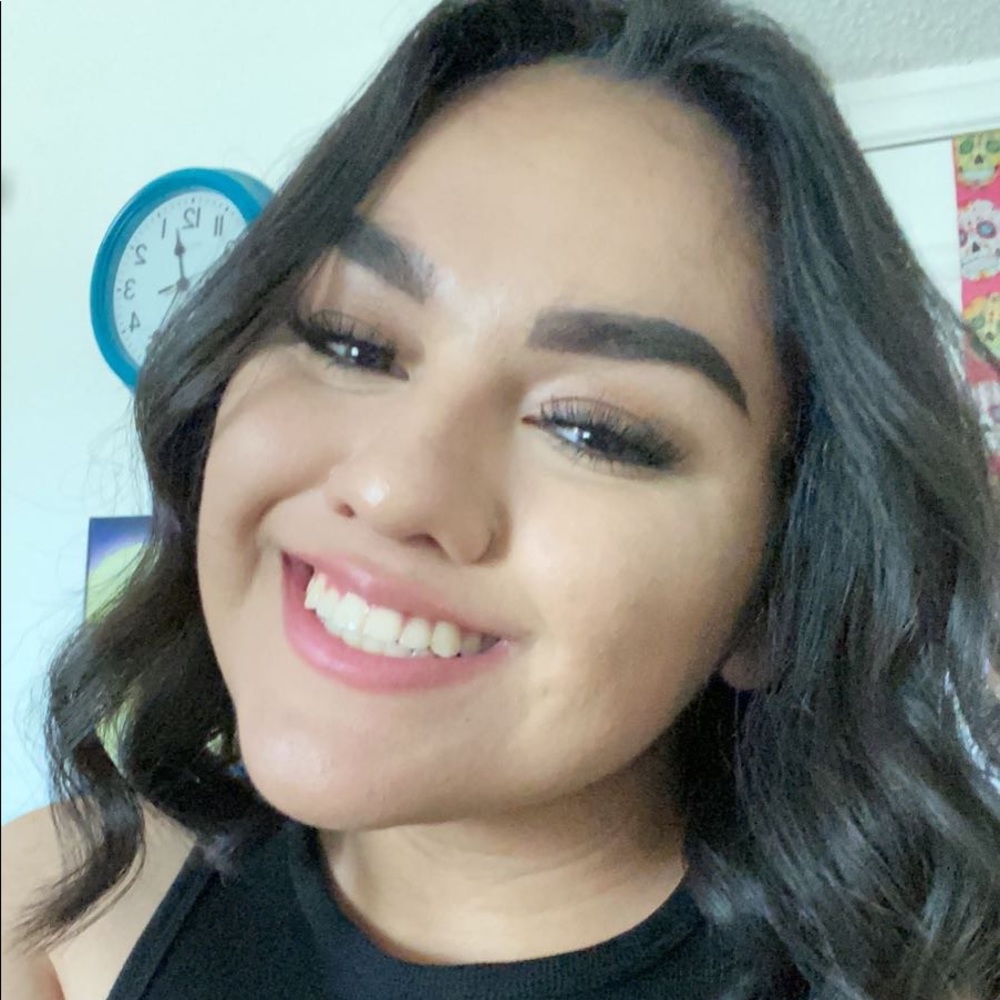 Meet your Posher, Cassie